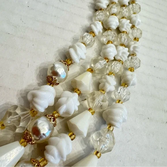 Vintage West Germany Multifaceted Four Strand Lucite Beads Faux Pearl Necklace - Picture 13 of 16